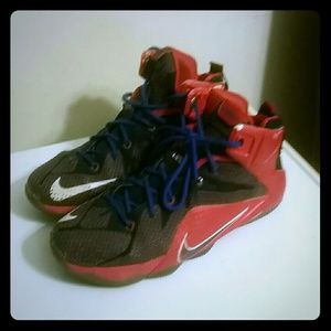 Lebrons 6Y/8 womens